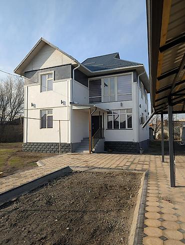 Продажа коттеджей и домов: 🏡 Продаётся просторный дом в районе Ак-Орго (Бишкек) 📍 ул. Б — 2
