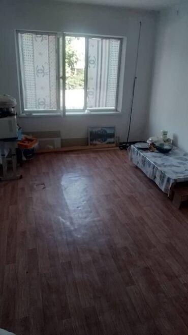 купить квартиру токмак: 3 комнаты, 106 м², 2 этаж, Косметический ремонт