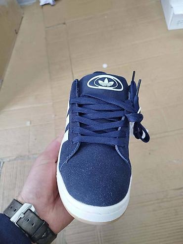 Patike: Adidas patike brojevi i cena ispisana na slikama — 2