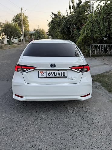 sonata d8: Toyota Corolla: 2021 г., Гибрид — 5