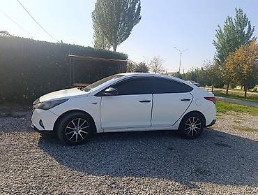 хатсан 25: Hyundai Accent: 2018 г., Седан — 2