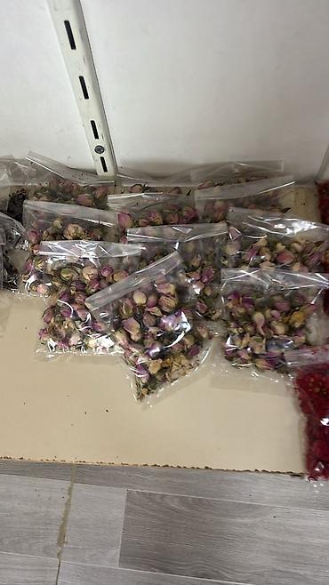 cicək: Qurutulmuş bitki çayı qarışıqları və ədviyyatlar – paketlərlə - Gül — 2