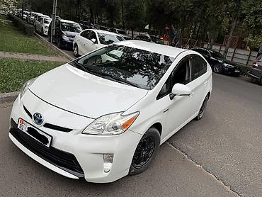 куплю тайота: Toyota Prius: 2013 г., 1.8 л, Вариатор, Гибрид, Хэтчбэк — 3