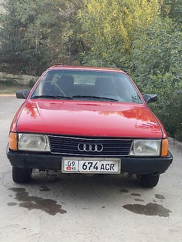 аудио техника: Audi 100: 1986 г., Седан — 5