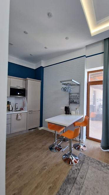 2 rooms: 3 комнаты, 80 м², Элитка, 2 этаж — 3