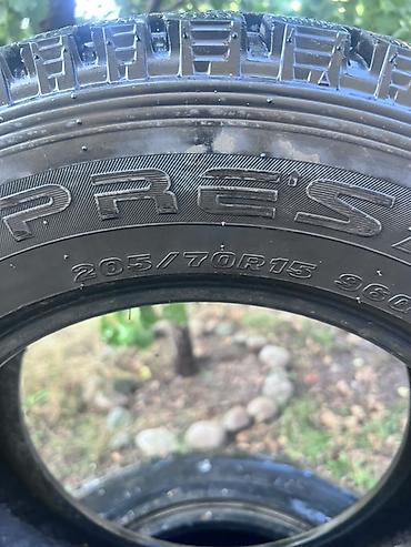 892 2: Комплект автомобильных шин Presa Ice 205/70 R15. На фото видны зимние — 4