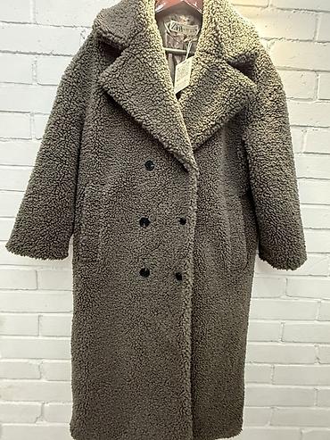 стильные футболки: Дублёнка/пальто Тедди Zara. Отличный вариант для зимы. Стильная — 1