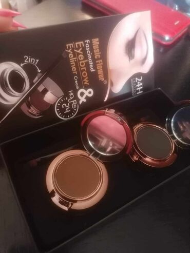 Šminka: Gel ajlajner i puder za obrve
Vodootporan 2in1
Cena 1900din — 1