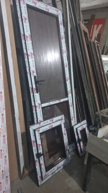 Plastik pəncərələr: Plasti̇k qapi pəncərə si̇fari̇şi̇ tund kari̇çni̇vi̇. Kariçnivi ağ — 2