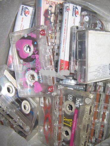 4 b disklər var: Audio kassetler. retro. klassik. kolleksiya heveskarlari ucun. cox