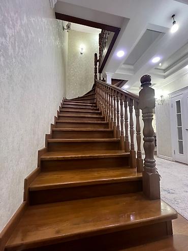 Продажа коттеджей и домов: Просторный двухэтажный дом с ухоженным зеленым участком. - — 46