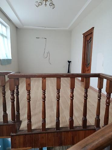 Həyət evləri və villalar: Həyətyanı sahəsi olan yaşayış evi həyəti və köməkçi tikililərlə - — 10