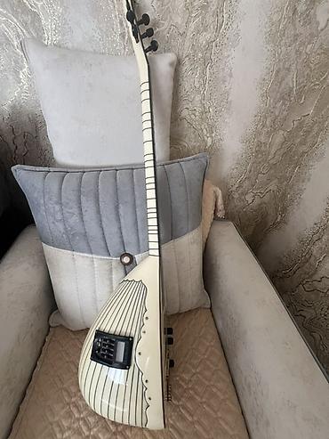Milli musiqi alətləri: Elektrik saz – xüsusi bəzəkli, peşəkar səhnə üçün - Korpus: armud — 3