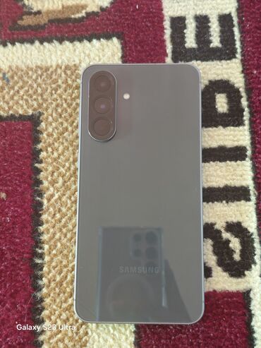самсунг a6: Samsung Galaxy A56, Колдонулган, 256 ГБ, түсү - Күмүш, 1 SIM
