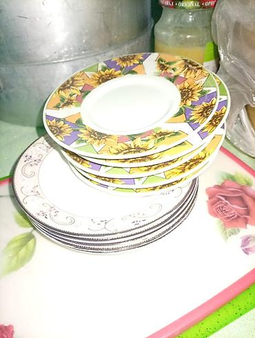 Наборы посуды: Набор столовых тарелок (разные декоры) - Материал: фарфор/керамика. - — 5