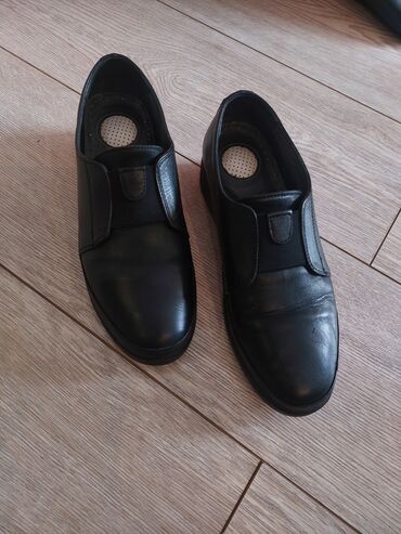 ботинки на платформе: Туфли 37, цвет - Черный