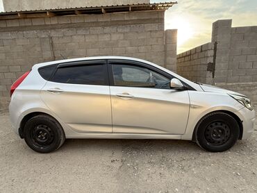 Hyundai: Hyundai Solaris: 2016 г., 1.4 л, Автомат, Бензин, Хэтчбэк — 4