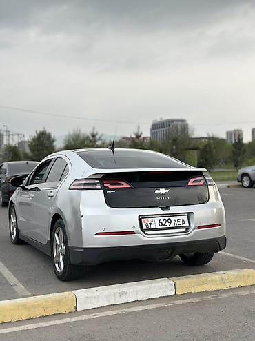 Продажа авто: Chevrolet Volt: 2011 г., 1.4 л, Гибрид, Хэтчбэк — 3