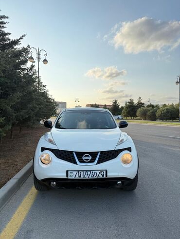 bmw 4 серия 440i xdrive: Nissan Juke, ağ rəng, kompakt krossover. Xarici: - Ağ kuzov, qara