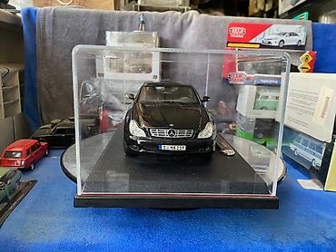 Avtomobil modelləri: Коллекционная модель Mercedes-Benz CLS500 C219 black 2004 MAISTO — 17
