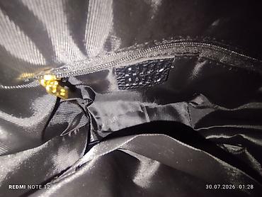 pull bear: Сумка miu miu, вишнёвого цвета с золотыми элементами, с двумя шнурами — 8