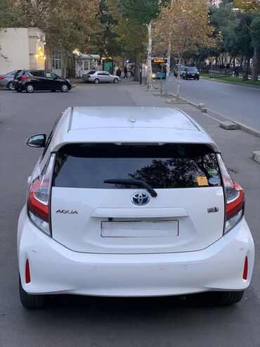 Toyota: Toyota Aqua hibrid hetçbek - Rəng: ağ - Güzgülərdə dönmə siqnalları — 7
