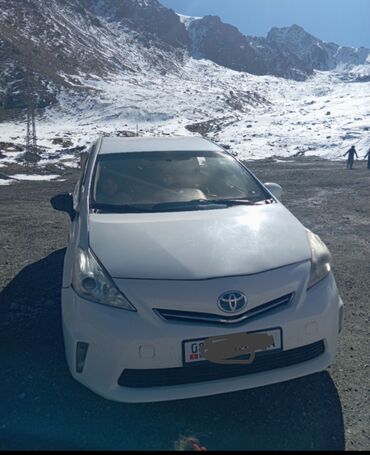 Toyota Prius: 2013 г., 1.8 л, Вариатор, Гибрид, Универсал