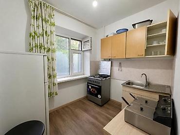 таатан рынок: 3 комнаты, 49 м², Таатан ТЦ Индивидуалка, 1 этаж — 6