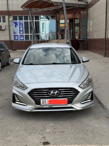 купить двигатель 2jz gte в бишкеке: Элегантный серебристый седан Hyundai Sonata с современным дизайном