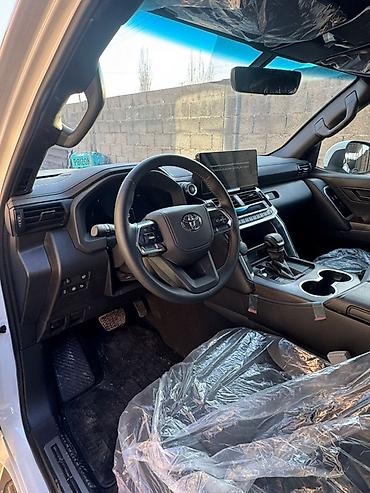 ланкрузер 300: Toyota Land Cruiser: 2025 г., 4 л, Автомат, Бензин, Внедорожник — 5