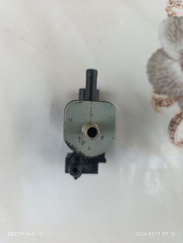 muherrik yastigi: Toyota EGR vakuum klapanı / vakuum ötürücü solenoid - Üzərindəki — 3