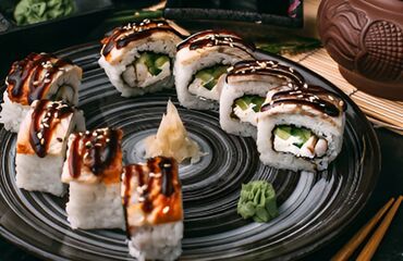 Готовые блюда, кулинария: Сеты роллов и суши - Тёплые роллы в хрустящей панировке: крупные — 19