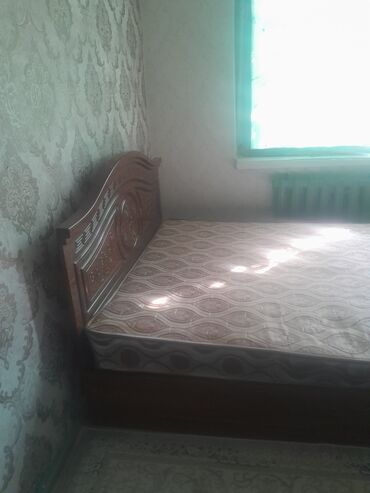 детскую кроватку кроватка к: Двуспальная кровать с матрасом. - Размер ориентировочно 140–160 см по