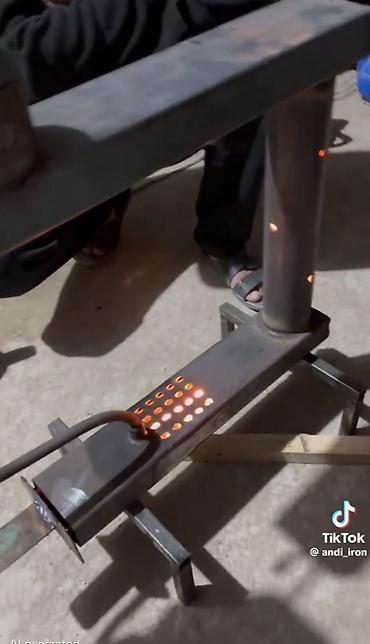 Другие отопительные приборы: Печь-обогреватель на отработанном масле (капельная подача) - — 7