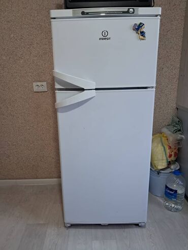 холодильник промышленный: Холодильник Indesit, Двухкамерный