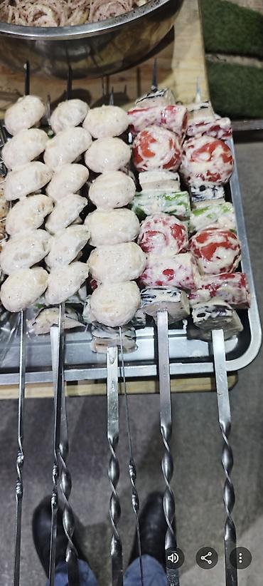 Баранина: Ассорти шашлыков на мангале - Богатое мясное ассорти, приготовленное — 15