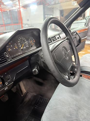 подномерник с подсветкой: Mercedes-Benz W124: 1993 г., 2 л, Механика, Бензин, Седан — 10