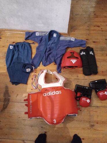 İdman formaları: Uşaq üçün döyüş/idman komplekti – 7-8 yaşa uyğun Dəst tərkibi: - — 6