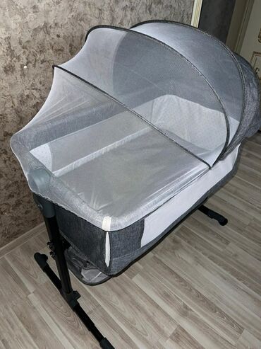 Beşiklər: Oğlan və qız üçün, Dördbucaq, Beşik, Dəst ilə, Matras ilə, Yellənmə mexanizmsiz — 7