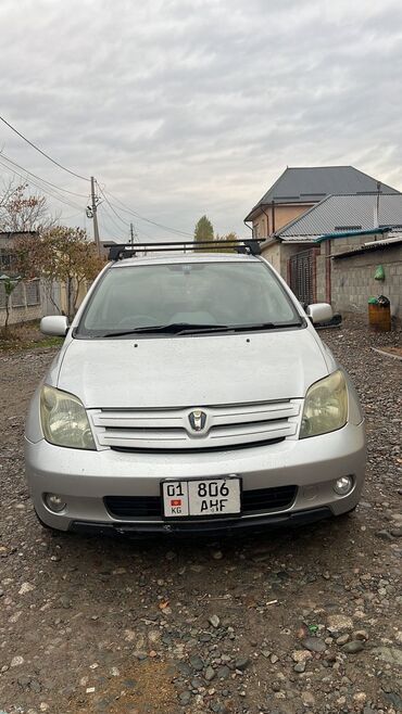 Toyota: Toyota ist: 2004 г., 1.5 л, Автомат, Бензин, Хэтчбэк