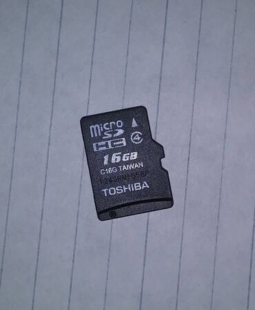 Другие мобильные телефоны: Оригинальная microSD флешка для телефона на 16gb, работает отлично