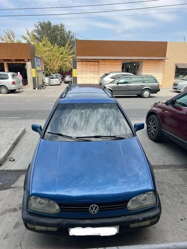 vr6 мотор: Volkswagen Golf Variant (универсал), синего цвета. 1.8 моно Механика