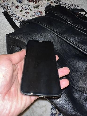 Apple iPhone: Экран меняли на полу люкс батарея 100 Оригинал батарея память 64 есть — 8