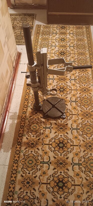 Другие инструменты: Продаю инструменты:Точило, двигатель на 220 в,180 вт,2800 оборотов — 15