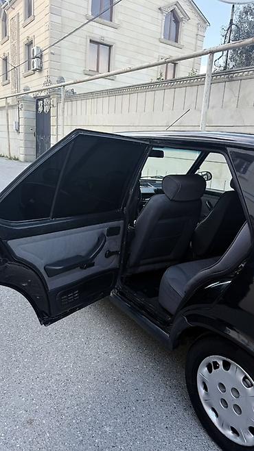 Digər avtomobillər: Model: Sedan, 4 qapı Rəng: Qara (tam qara optika və tünd şüşələr) — 7