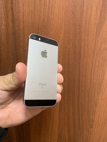 Apple iPhone: IPhone SE, Б/у, 32 ГБ, 100 %