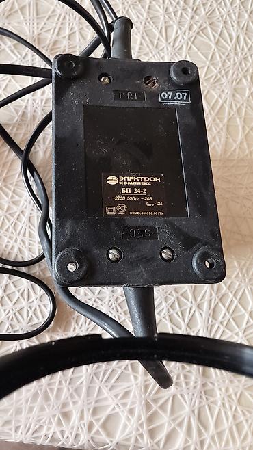 220 v 12 v dönüştürücü: Elektron Kompleks BP 24-2 güc mənbəyi - Giriş: ~220V, 50 Hz (şəbəkə — 2