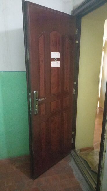 Входные двери: Входная дверь, Металл, Левостороний механизм, цвет - Серый, Б/у, 210 * 86, Самовывоз