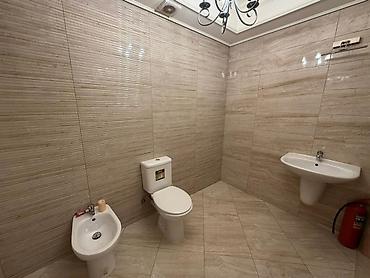 Продажа коттеджей и домов: 5 и более комнат, 525 м², 12 соток, Бишкек at lalafo.kg — 26 Продажа коттеджей и домов: 5 и более комнат, 525 м², 12 соток, Бишкек — 26