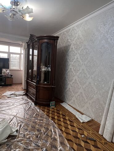 Покраска: Tbilisi pr duz yola baxan binada ev kiraye verilir qiymeti razılawma